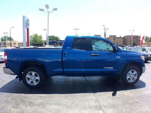 2017 Toyota Tundra SR5 5.7L V8 w/FFV